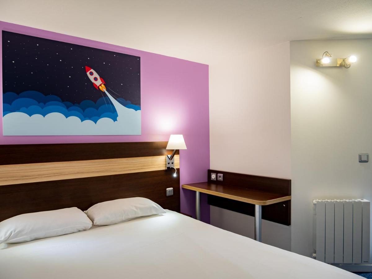 Hotel Contact Restaurant La Chaumiere Entre Orgeval Et Flins A13 Sortie 8 3*