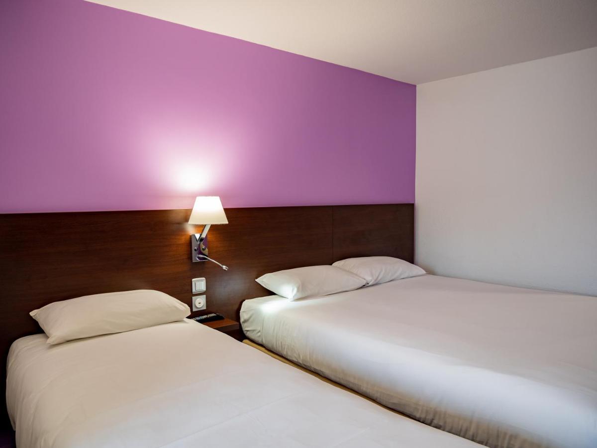 Hotel Contact Restaurant La Chaumiere Entre Orgeval Et Flins A13 Sortie 8 3*