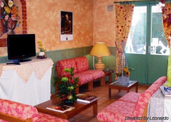 Contact Restaurant La Chaumiere Entre Orgeval Et Flins A13 Sortie 8 Hotel 3*