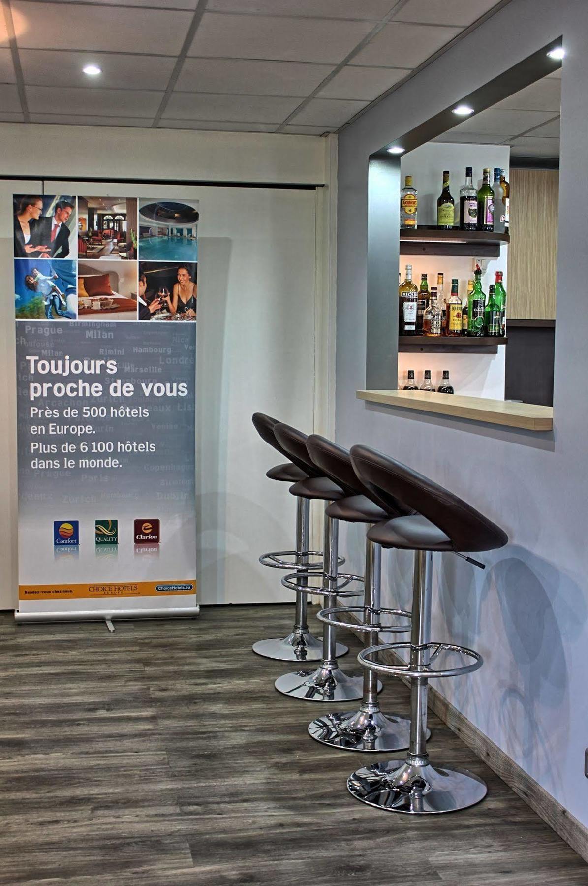 Contact Restaurant La Chaumiere Entre Orgeval Et Flins A13 Sortie 8 Hotel 3*