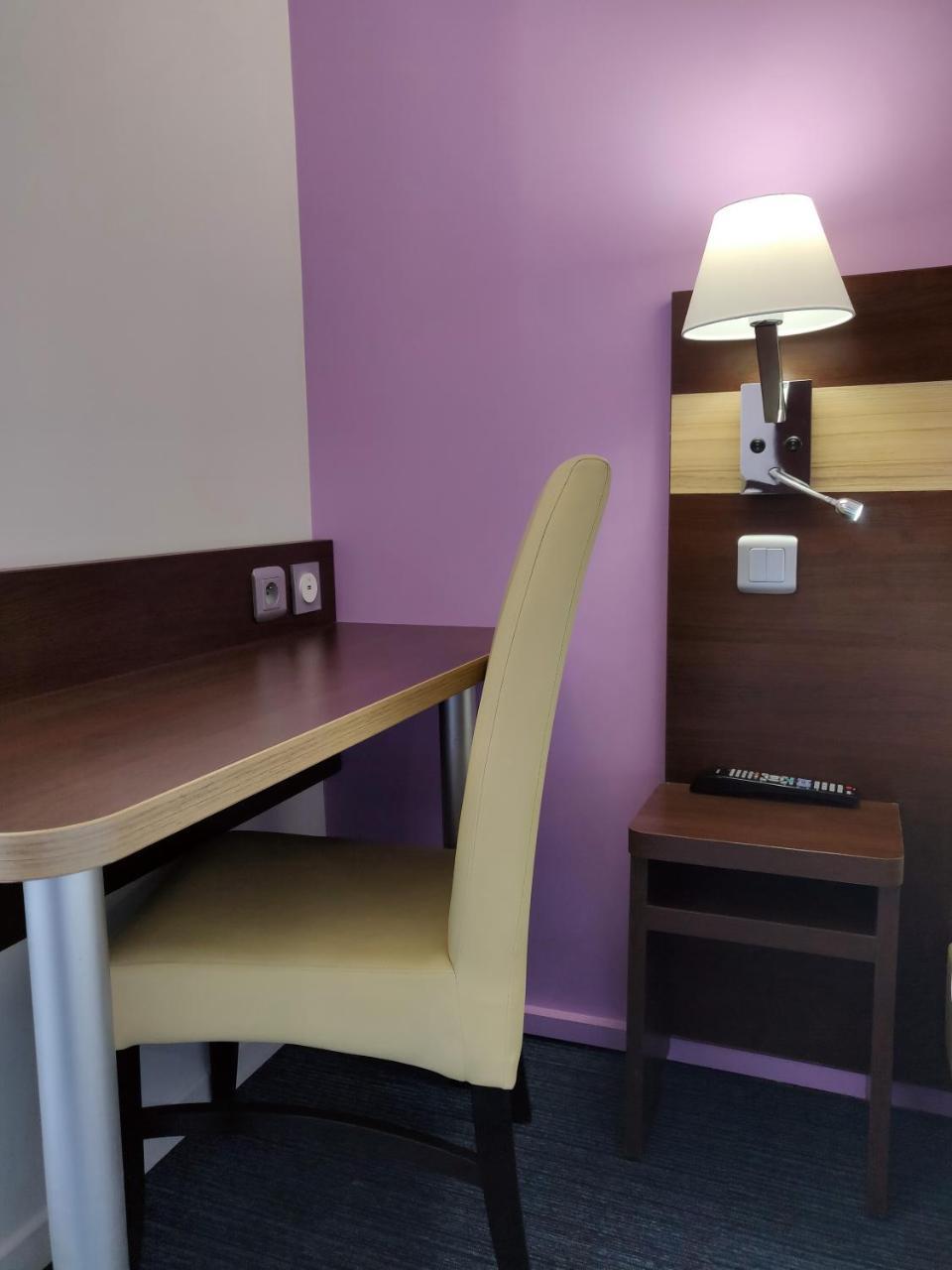 Contact Restaurant La Chaumiere Entre Orgeval Et Flins A13 Sortie 8 Hotel 3*